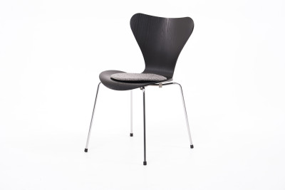 Fritz Hansen Series 7 Chair Wood / Black