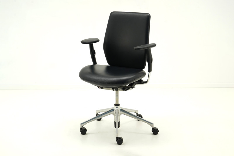 Vitra Oson Bürodrehstuhl Leder / Schwarz