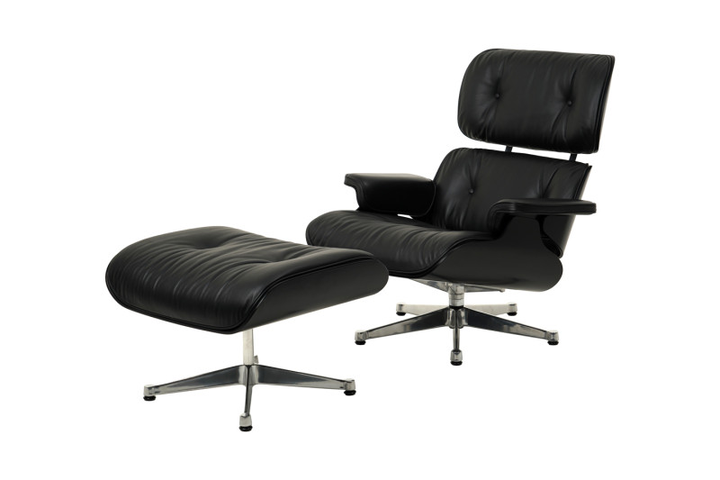 Vitra Lounge Chair & Ottoman Black Version XL Leder / Holz