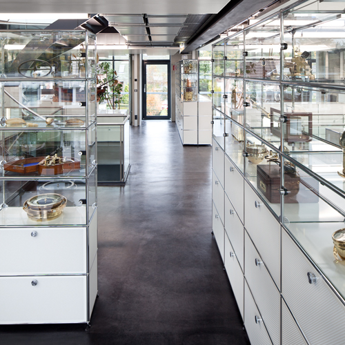 usm-haller-vitrine-regal-museum