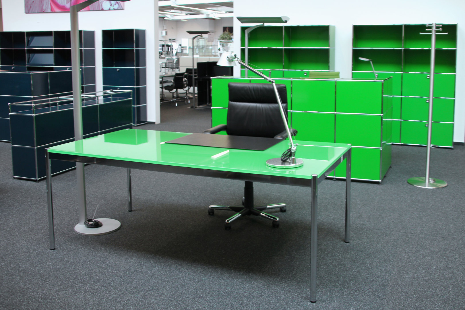 USM Haller Glas Schreibtisch 200 x 100 cm Schreibtische USM Haller