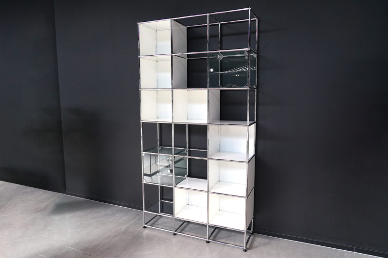 USM Haller Wohnwand Reinweiß RAL 9010 / Glas mit Sockel *40 cm Fachbreite*