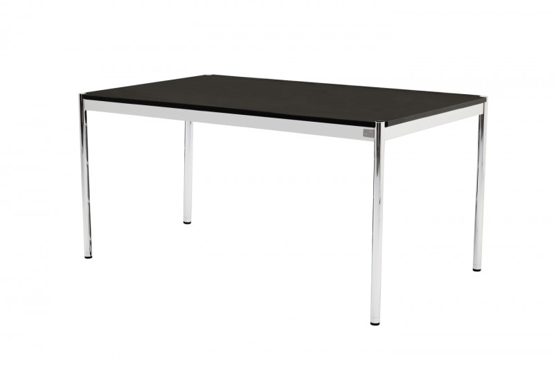 USM Haller Bureau Bois / noir 150 x 100 cm