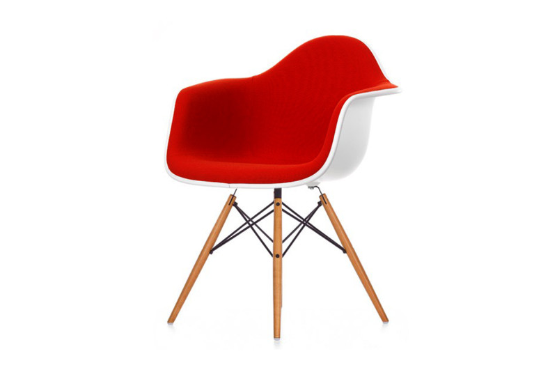 Vitra Eames Plastic Armchair RE DAW Stoff / Rot