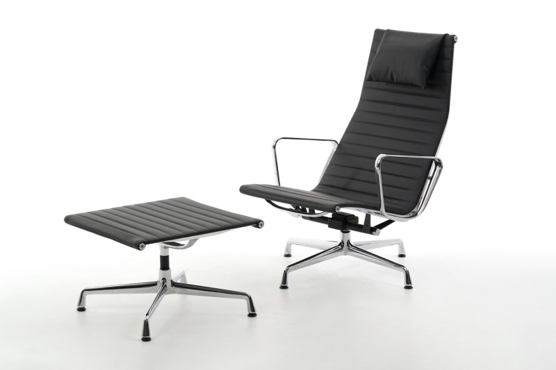 Vitra EA 124 Sessel inkl. EA 125 Ottomane Leder / Schwarz