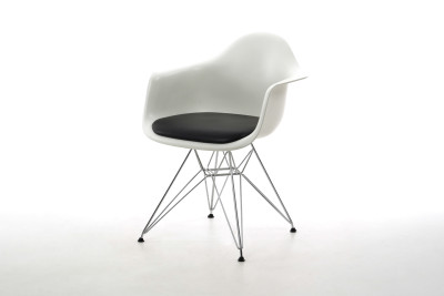 Vitra Eames Plastic Armchair DAW Plastic / White