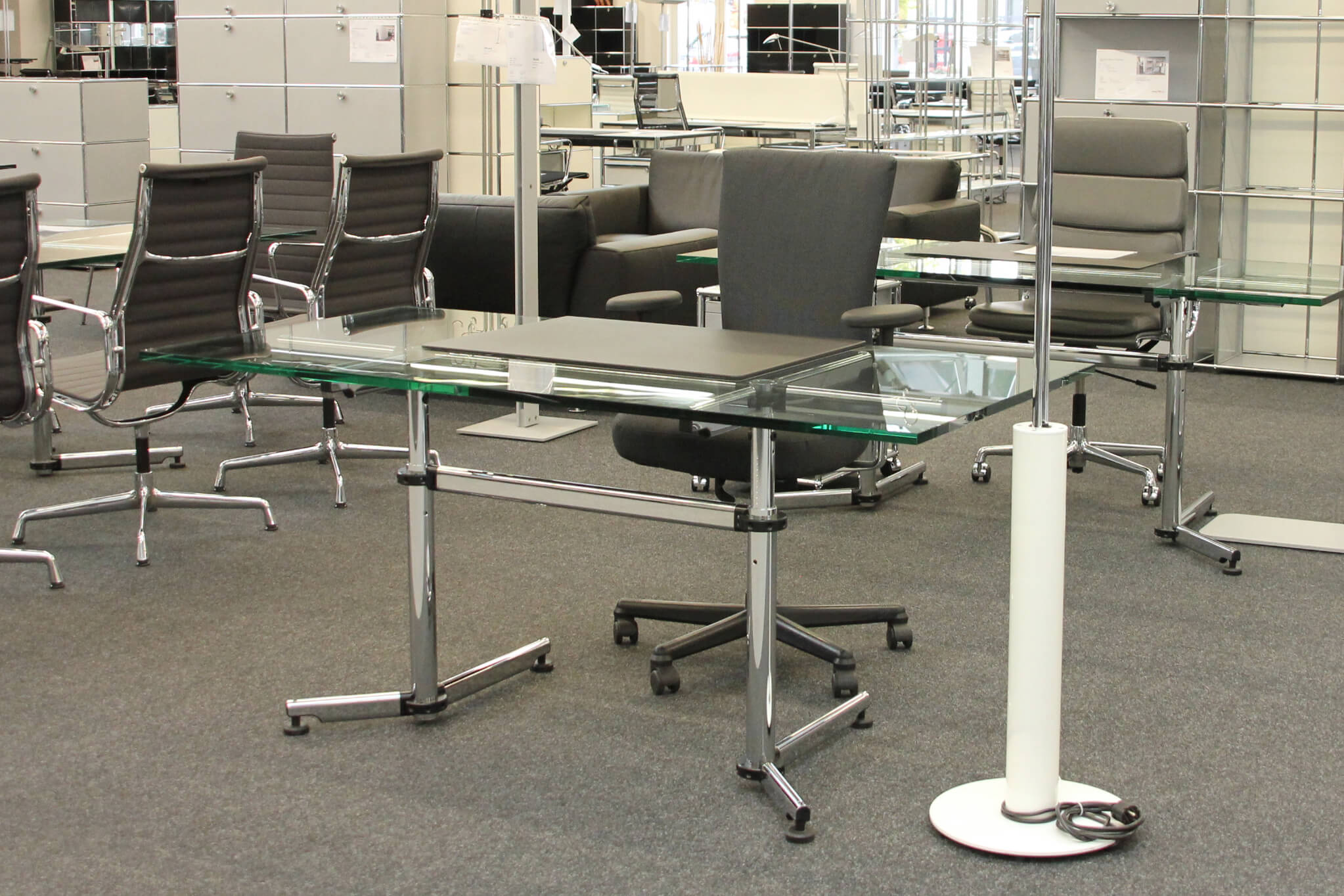 Usm Kitos Schreibtisch Glas 160 X 80 Cm Schreibtische Usm Kitos Designklassiker Sebworld De