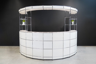 USM Haller Mostrador de recepción semicircular blanco puro RAL 9010