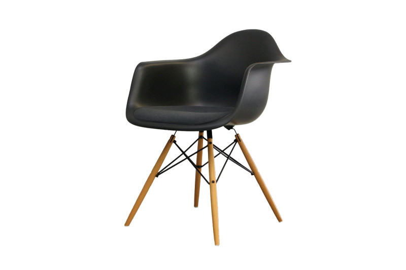 Vitra Eames Plastic Armchair DAW with seat upholstery
