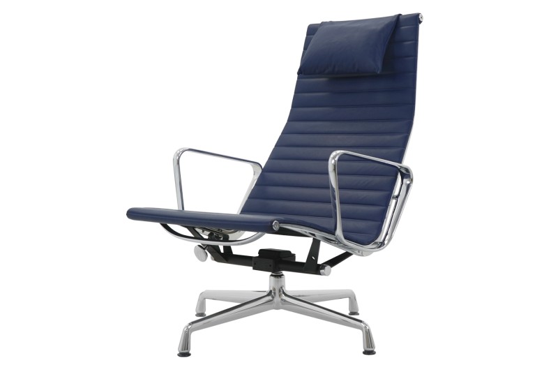Vitra Aluminium Chair EA 124 Leer / Donkerblauw