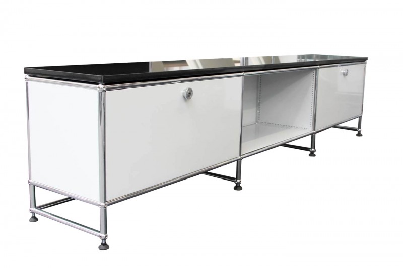 USM Haller Sideboard mit Granitplatte / Schwarz Lichtgrau RAL 7035 | TV