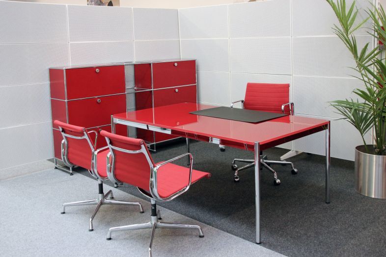 Usm Haller Bureau Verre Rouge 175 X 100 Cm Bureaux Usm Haller Classiques Du Design Sebworld Fr